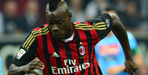 Berlusconi Yakin Balotelli Bertahan di Milan Berlusconi Yakin Balotelli Bertahan di Milan