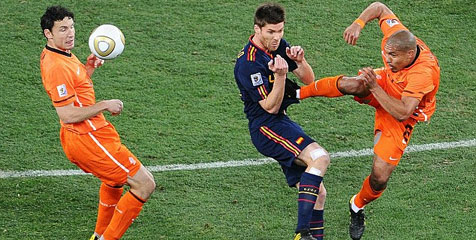 De Jong Berjanji Tak Akan Ulangi Tendangan Kungfu Saat Lawan Spanyol De Jong Berjanji Tak Akan Ulangi Tendangan Kungfu Saat Lawan Spanyol