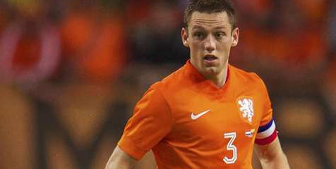 Van Gaal Ingin Bawa De Vrij ke Old Trafford Van Gaal Ingin Bawa De Vrij ke Old Trafford