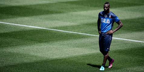 Keown: Bek-bek Inggris Bisa Atasi Mario Balotelli Keown: Bek-bek Inggris Bisa Atasi Mario Balotelli