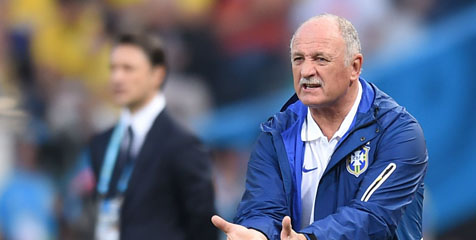 Scolari Bantah Wasit Gunakan Standar Ganda Scolari Bantah Wasit Gunakan Standar Ganda