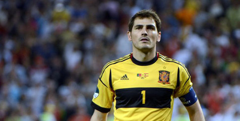 85 Menit Pisahkan Casillas dan Walter Zenga 85 Menit Pisahkan Casillas dan Walter Zenga