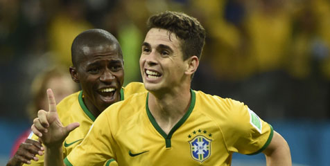 Oscar Persembahkan Gol Untuk Anak dan Istri Oscar Persembahkan Gol Untuk Anak dan Istri