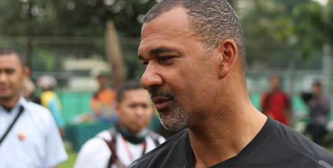 Ruud Gullit Ingatkan Van Gaal Tentang Pertahanan Belanda Ruud Gullit Ingatkan Van Gaal Tentang Pertahanan Belanda