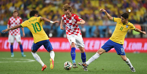 Rakitic: Neymar Harusnya Dapat Kartu Merah Rakitic: Neymar Harusnya Dapat Kartu Merah