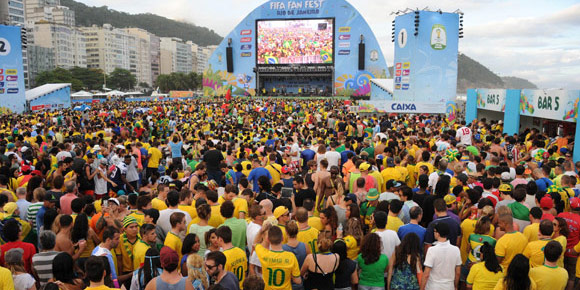 Galeri Fan Fest: Brasil vs Kroasia Galeri Fan Fest: Brasil vs Kroasia
