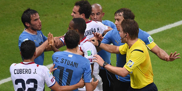 Disikat Kosta Rika, Uruguay Panen Statistik Buruk Disikat Kosta Rika, Uruguay Panen Statistik Buruk