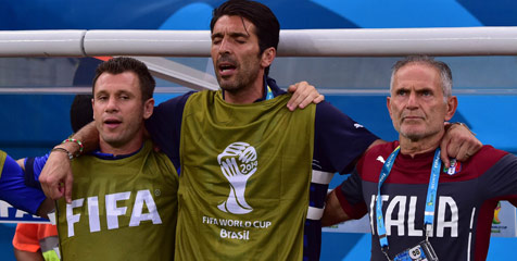 Italia Harap-harap Cemas Menanti Cedera Buffon Italia Harap-harap Cemas Menanti Cedera Buffon