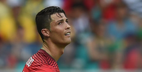 Ronaldo Abaikan Pers Usai Pertandingan Ronaldo Abaikan Pers Usai Pertandingan