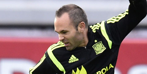 Iniesta Bantah Spanyol Terkendala Kelelahan Iniesta Bantah Spanyol Terkendala Kelelahan
