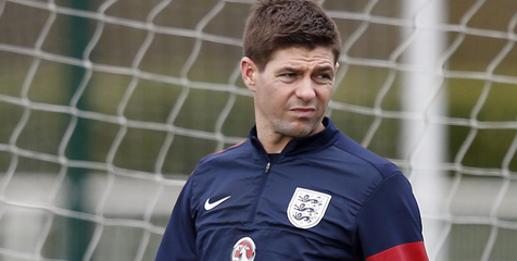 Ukiran Wajah Seram Steven Gerrard di Belakang Kepala Fans Inggris Ukiran Wajah Seram Steven Gerrard di Belakang Kepala Fans Inggris