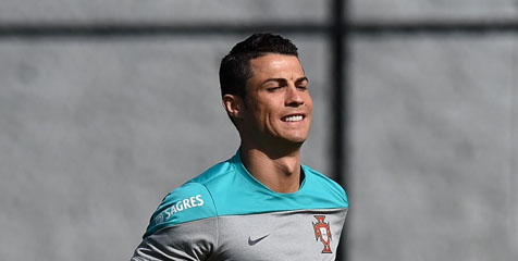 Terancam Cedera Serius, Ronaldo Tetap Berlatih Terancam Cedera Serius, Ronaldo Tetap Berlatih