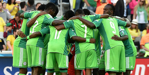 Kanu Sesumbar Nigeria Bisa Kalahkan Bosnia dan Argentina Kanu Sesumbar Nigeria Bisa Kalahkan Bosnia dan Argentina