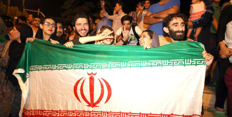 Pendukung Iran Berpesta Di Teheran