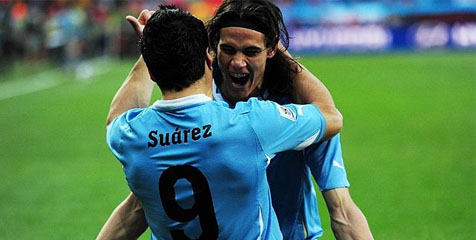 Prandelli Waspadai Duet Cavani-Suarez Prandelli Waspadai Duet Cavani-Suarez