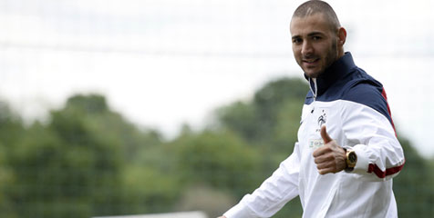 Dibidik Arsenal, Ancelotti Ingin Madrid Pertahankan Benzema Dibidik Arsenal, Ancelotti Ingin Madrid Pertahankan Benzema