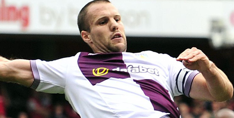 Redknapp Dikabarkan Dekati Ron Vlaar Redknapp Dikabarkan Dekati Ron Vlaar
