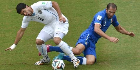 Meski Terekam Video, Lugano Anggap Suarez Tak Bersalah Meski Terekam Video, Lugano Anggap Suarez Tak Bersalah