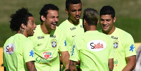 Skuat Brasil 'Tertawakan' Ulah Suarez Skuat Brasil 'Tertawakan' Ulah Suarez