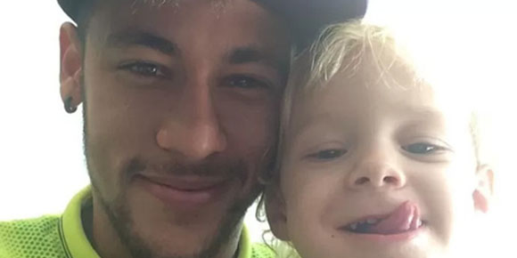 Tumpangi Helikopter, Tamu Istimewa Temui Neymar Tumpangi Helikopter, Tamu Istimewa Temui Neymar