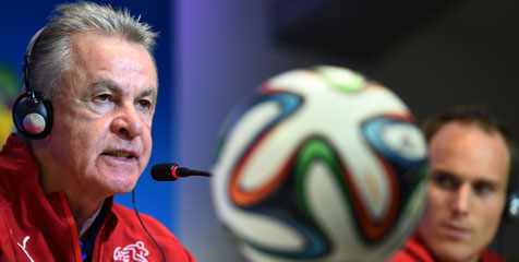 Hitzfeld: Fokus Messi Sama Saja Bahaya Hitzfeld: Fokus Messi Sama Saja Bahaya