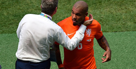 Robben Sayangkan Cederanya De Jong Robben Sayangkan Cederanya De Jong