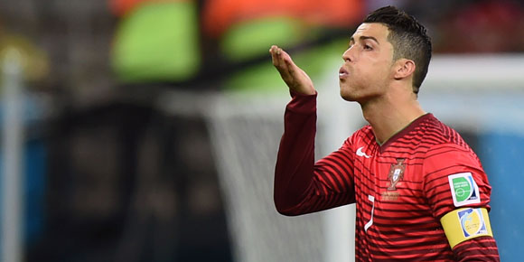 Ronaldo Habiskan Liburan di Yunani Ronaldo Habiskan Liburan di Yunani