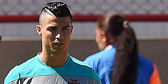 Liburan, Ronaldo Berfoto Siluet Liburan, Ronaldo Berfoto Siluet