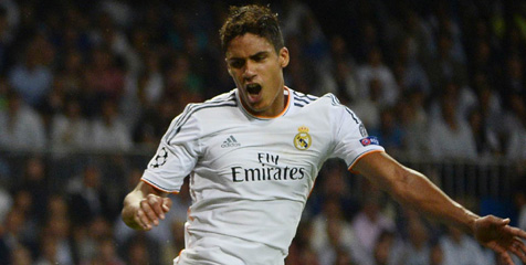 Carragher Minta Liverpool Beli Varane Carragher Minta Liverpool Beli Varane
