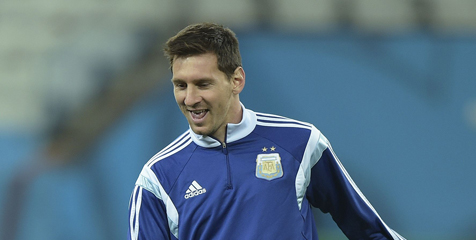 Panaskan Tensi, Pers Buat Messi Berdansa dan Peras Jeruk Panaskan Tensi, Pers Buat Messi Berdansa dan Peras Jeruk