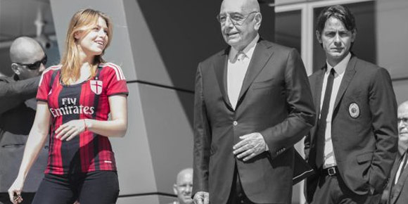 Barbara Berlusconi, Menawan Dengan Jersey Milan Barbara Berlusconi, Menawan Dengan Jersey Milan