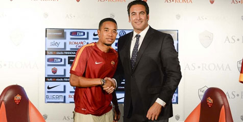 AS Roma Resmi Ikat Urby Emmanuelson AS Roma Resmi Ikat Urby Emmanuelson