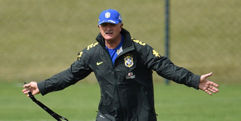 Juninho Tuntut Scolari Lengser Juninho Tuntut Scolari Lengser