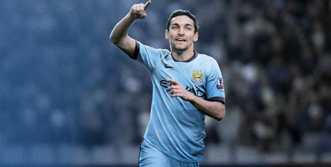 Ganti Warna Celana, Manchester City Diprotes Fans
