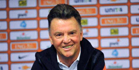 Jadi Bos United, Van Gaal Sumbang 1 Juta Poundsterling Jadi Bos United, Van Gaal Sumbang 1 Juta Poundsterling