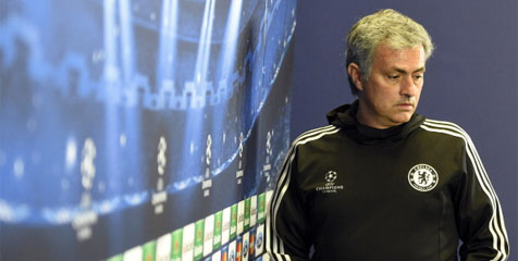 Mourinho: Fabregas Lebih Pilih Chelsea Ketimbang Arsenal Mourinho: Fabregas Lebih Pilih Chelsea Ketimbang Arsenal
