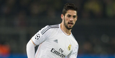 James Datang, Isco Ditendang James Datang, Isco Ditendang