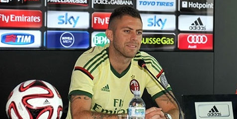 Gabung Milan, Menez Emoh Ditinggal Balotelli