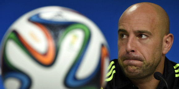 Pepe Reina Akan Pensiun di Kota Asal Pepe Reina Akan Pensiun di Kota Asal