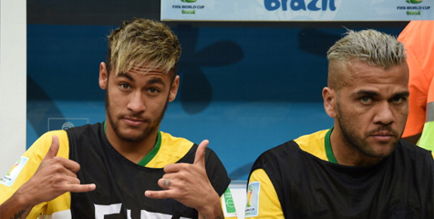Dunga Kecam Aksi Cat Rambut Alves & Neymar Dunga Kecam Aksi Cat Rambut Alves & Neymar