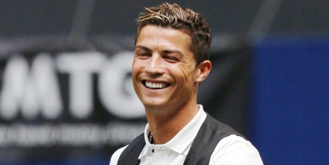 Promosi Celana Dalam CR7, Ronaldo Topless di 7 Kota Promosi Celana Dalam CR7, Ronaldo Topless di 7 Kota