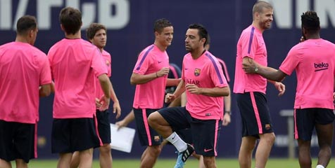 Xavi Mengalami Cedera Betis Xavi Mengalami Cedera Betis