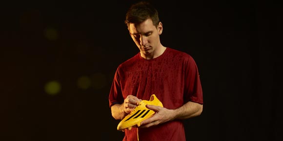 Adidas Rilis Sepatu Emas Untuk Messi Adidas Rilis Sepatu Emas Untuk Messi