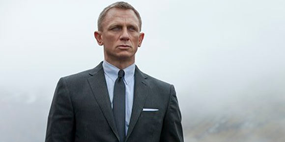 Tur Pramusim, Liverpool Disambangi James Bond Tur Pramusim, Liverpool Disambangi James Bond
