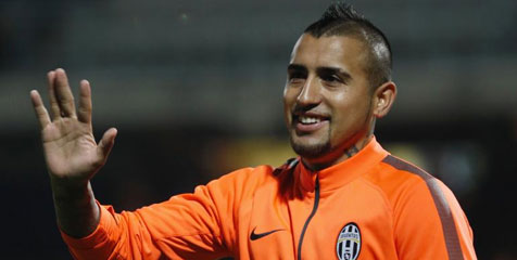 Tandatangani Jersey MU, Vidal Mantap ke Old Trafford? Tandatangani Jersey MU, Vidal Mantap ke Old Trafford?