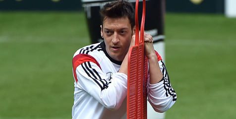 Meski Berat, Ozil Optimis Arsenal Akan Sukses Meski Berat, Ozil Optimis Arsenal Akan Sukses