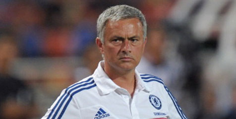 Mourinho: Wasit Punya Masalah dengan Saya Mourinho: Wasit Punya Masalah dengan Saya