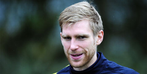 Hadapi Besiktas, Wenger Siapkan Mertesacker Hadapi Besiktas, Wenger Siapkan Mertesacker
