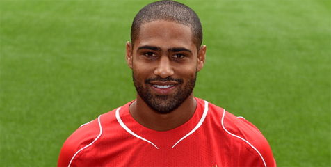 Kejutan Topeng Unik Pemain Liverpool Untuk Glen Johnson Kejutan Topeng Unik Pemain Liverpool Untuk Glen Johnson