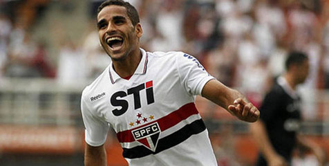 Sao Paulo: Sedikit Lagi Douglas ke Barcelona Sao Paulo: Sedikit Lagi Douglas ke Barcelona